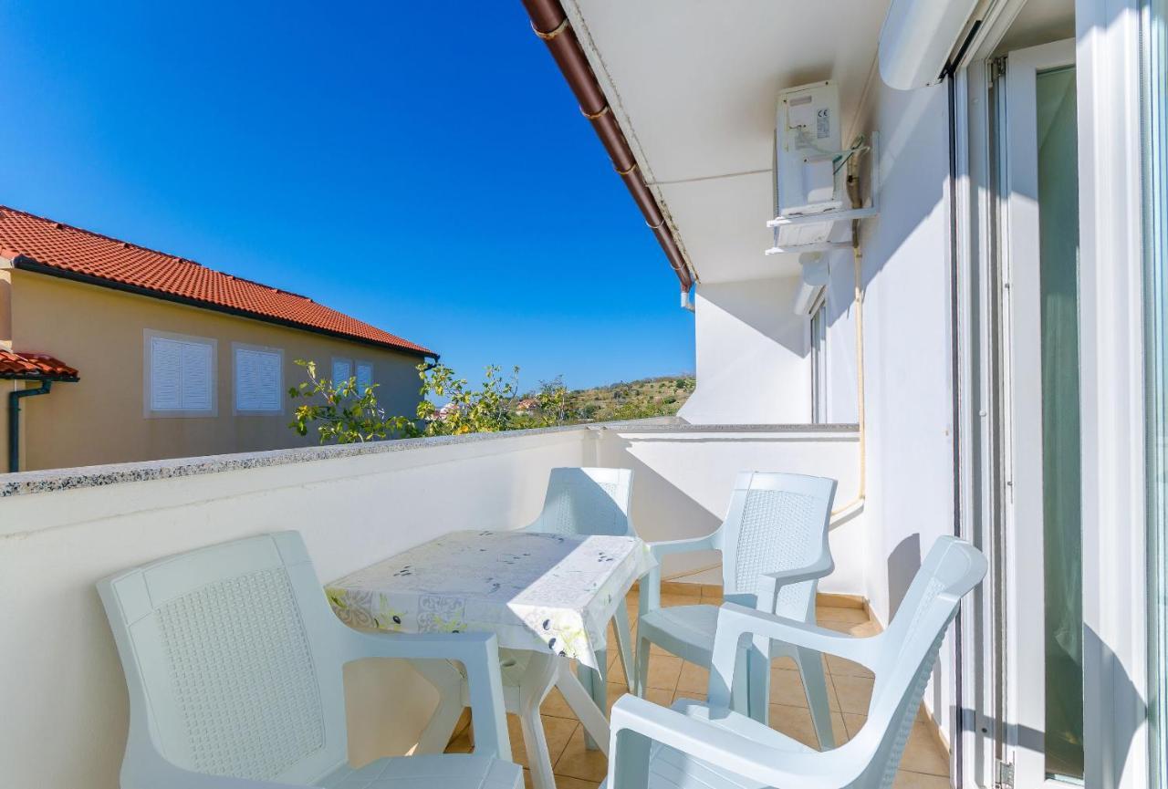 Apartments Anica J Lopar Ngoại thất bức ảnh