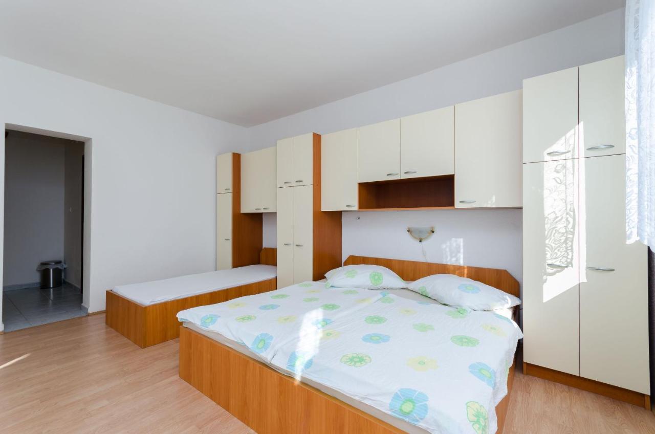 Apartments Anica J Lopar Ngoại thất bức ảnh