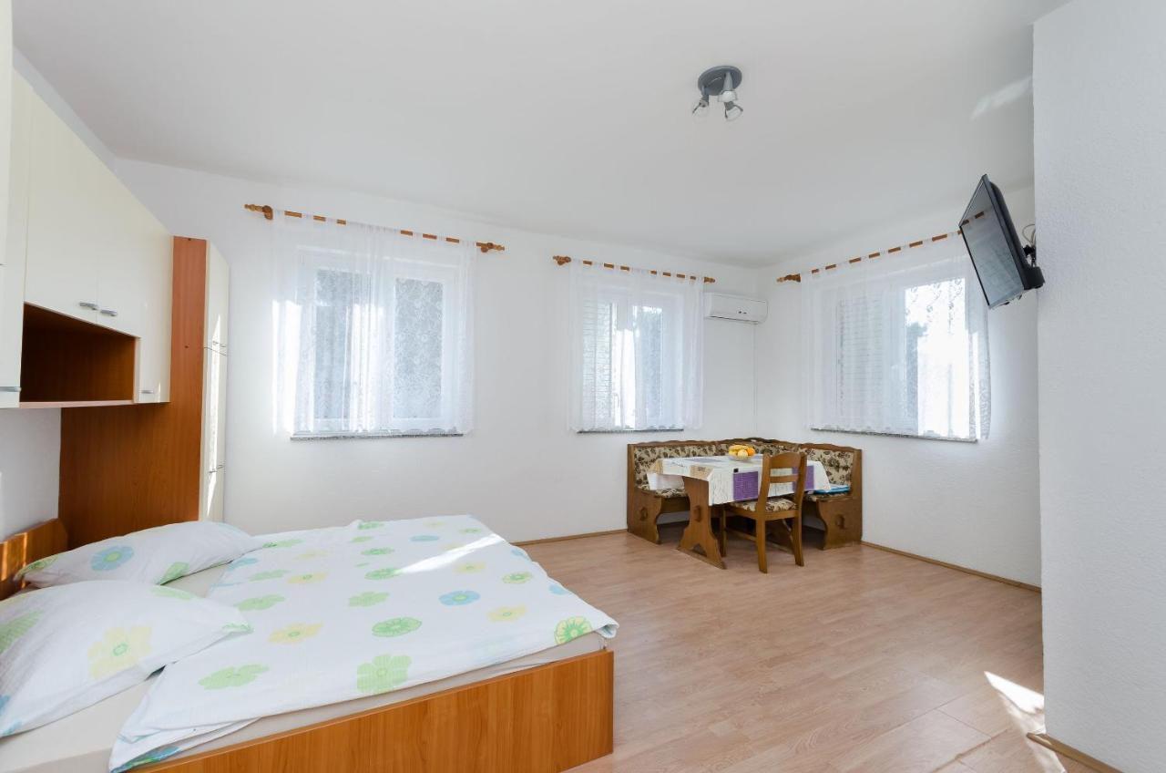Apartments Anica J Lopar Ngoại thất bức ảnh